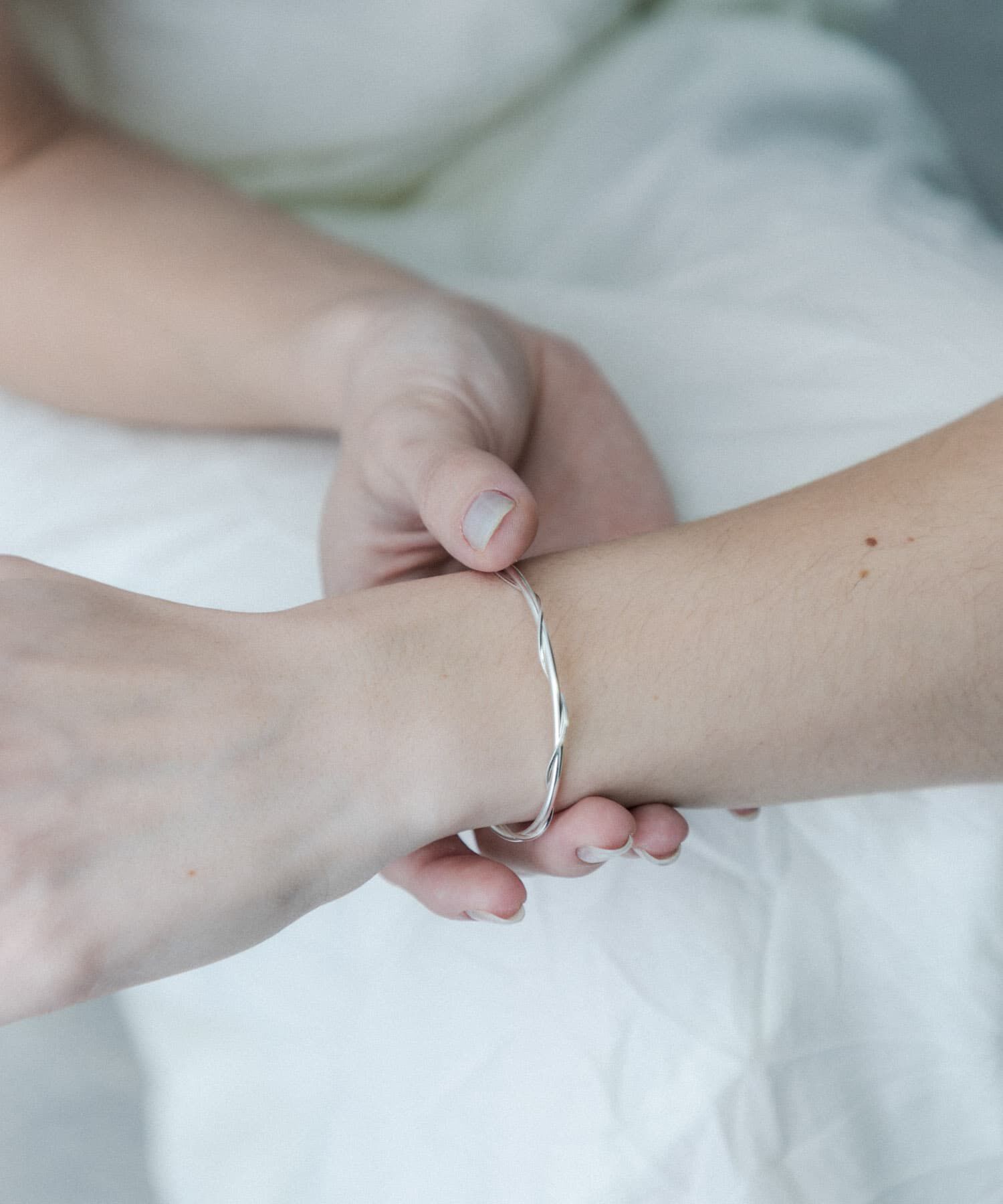 SMELLY「SMELLY so&rsquo;　twist chain bangle」|ブレスレット・バングル|