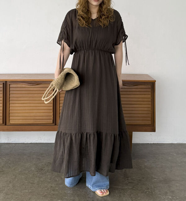 Doux archives「シアーストライプ袖ドロストワンピース」|ワンピース|BROWN
