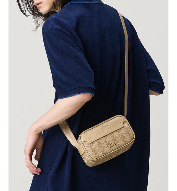 LACOSTE「ザ ブレンド モノグラムコンビレポーターバッグ / ショルダーバッグ」|ショルダー・メッセンジャー|ベージュ