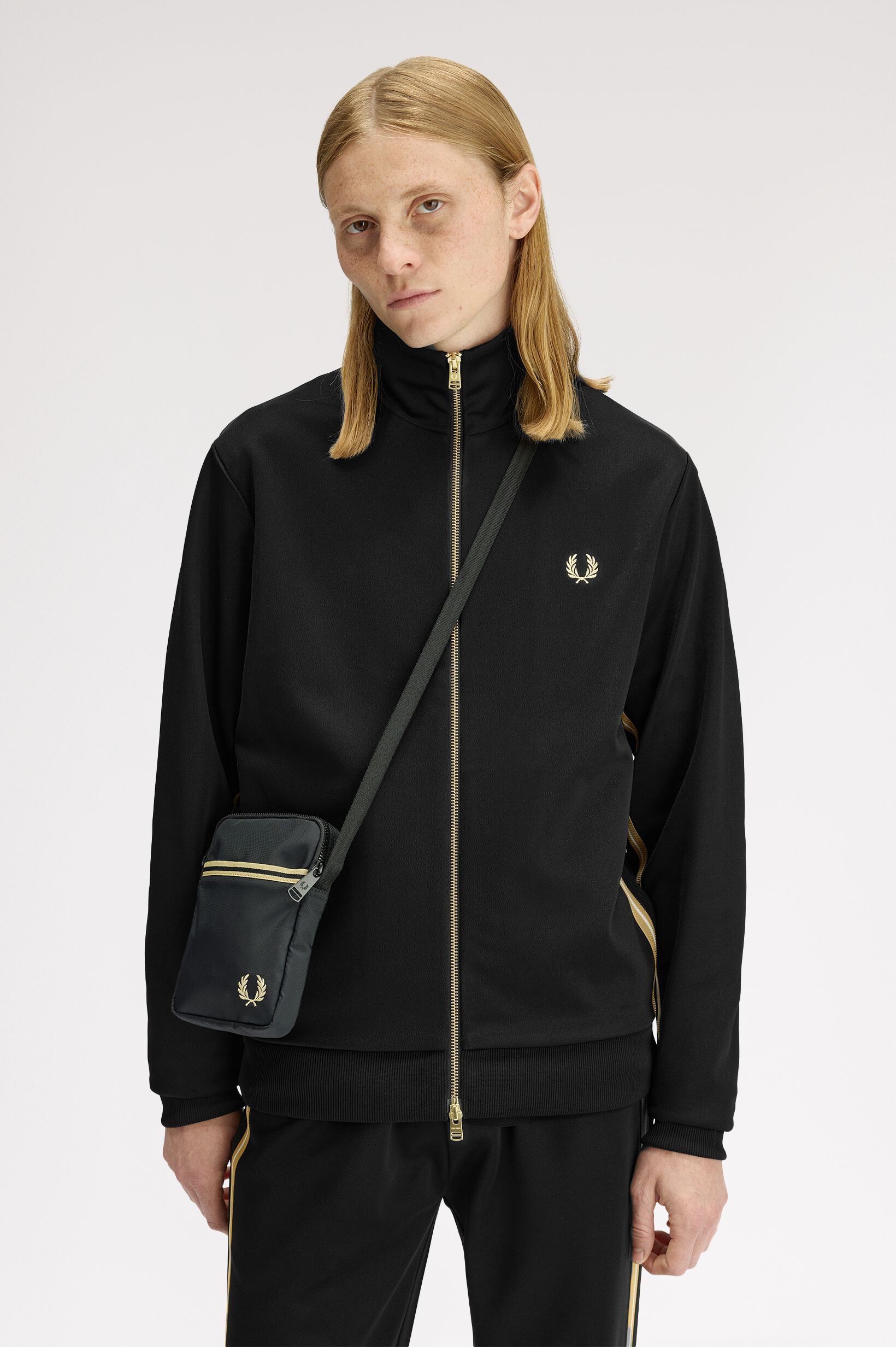 FRED PERRY 「Tipped Tape Small Side Bag／ティップラインサイドバッグ」|ショルダー・メッセンジャー|