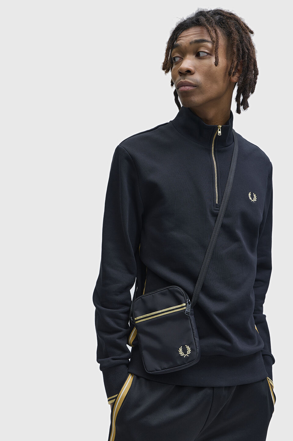FRED PERRY 「Tipped Tape Small Side Bag／ティップラインサイドバッグ」|ショルダー・メッセンジャー|