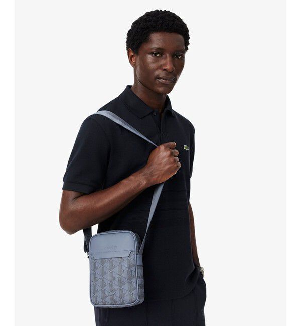 LACOSTE「ザ ブレンド モノグラムバーティカルショルダーバッグ」|ショルダー・メッセンジャー|