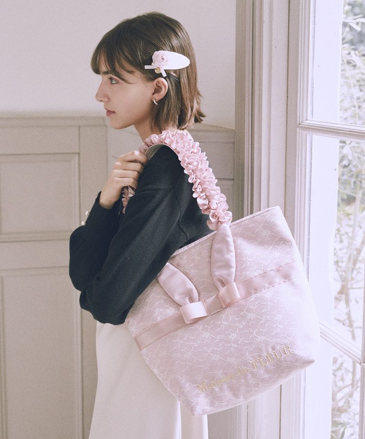 Maison de FLEUR「【A4対応】ラビットフリルハンドルトートバッグ」|トートバッグ|ライトピンク