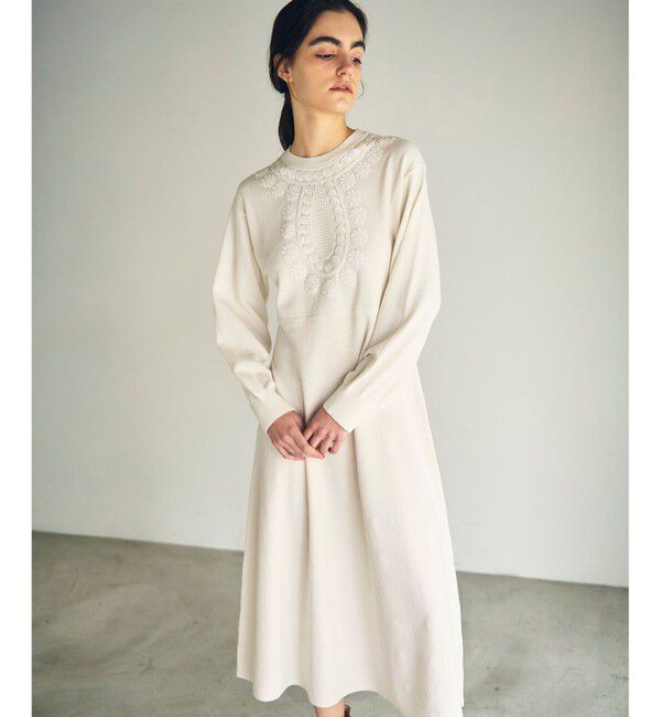 GRACE CONTINENTAL「エスニック刺繍ニットワンピース」|ワンピース|