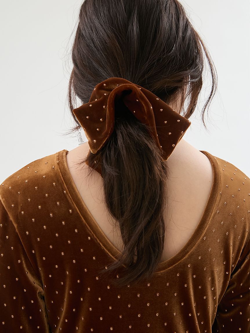 emmi atelier「ドットベロアスクエアビッグシュシュ」|ヘアバンド|