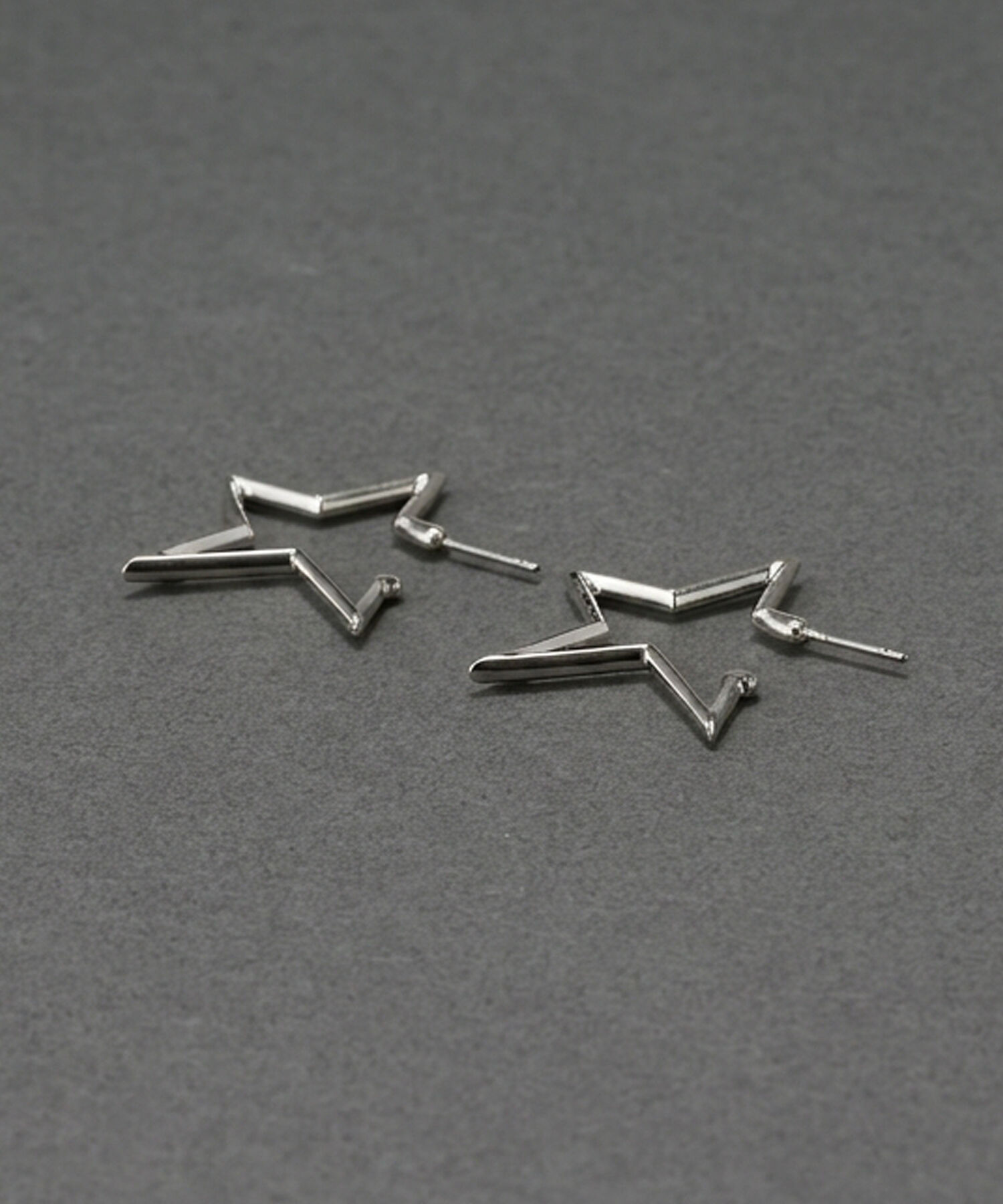 Phoebe「【金属アレルギー対応】スターフープピアス　シルバー/ニッケルフリー」|ピアス|