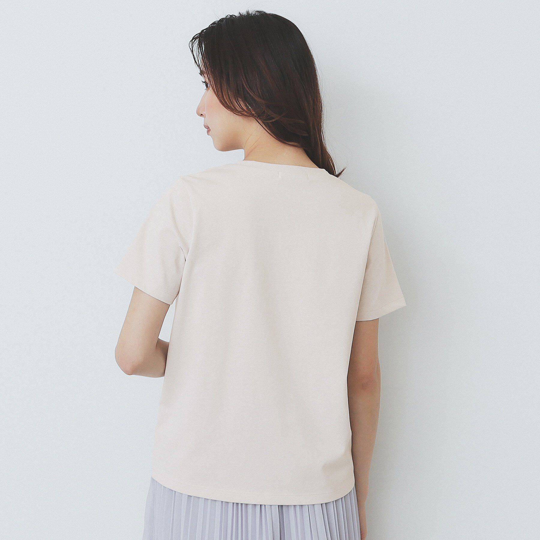 index「パール調刺繍ロゴTシャツ【汗ジミ防止／吸水速乾／接触冷感／UVケア／洗濯機洗い可】」|Tシャツ・カットソー|