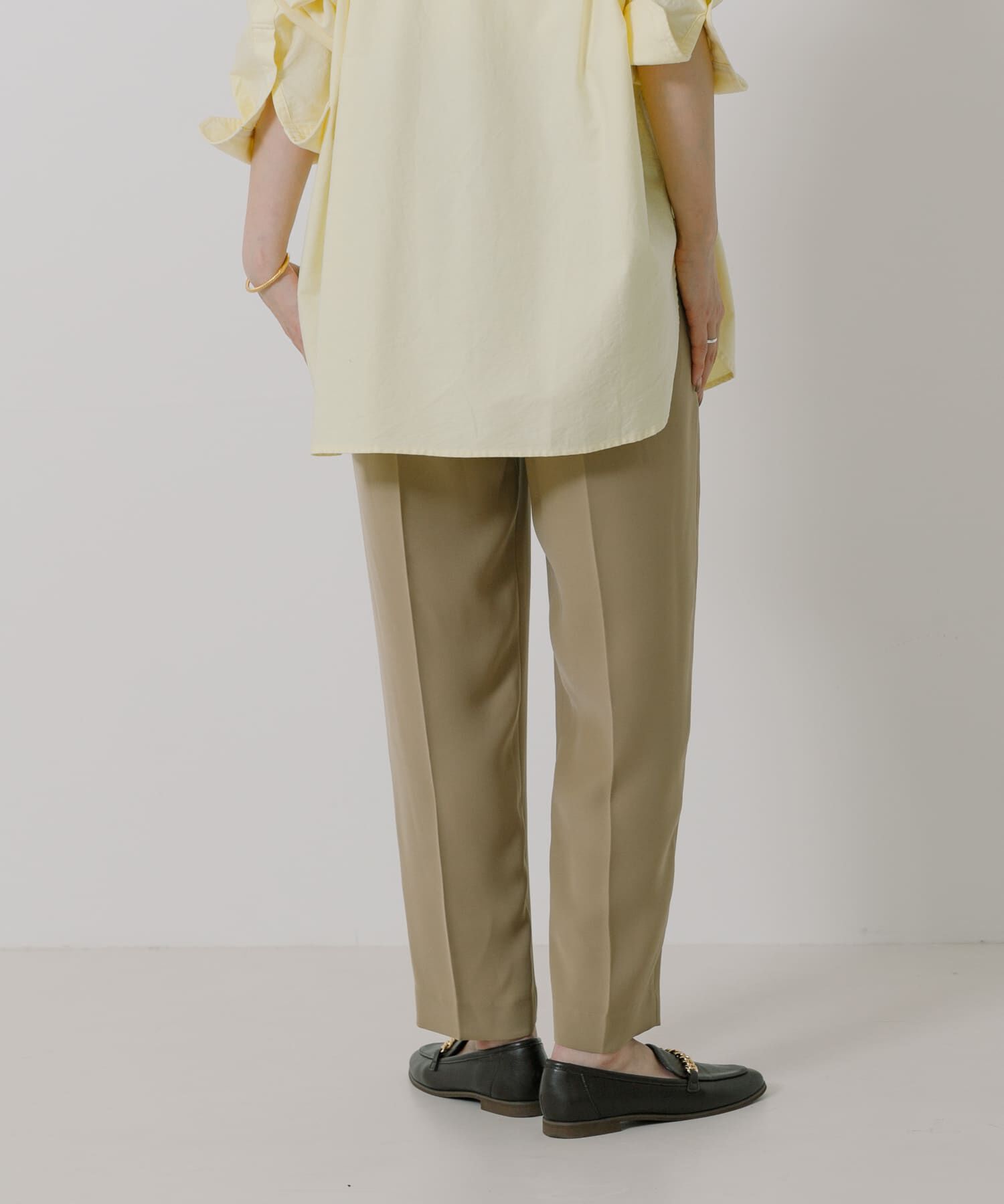 URBAN RESEARCH「ライトサテンドロストテーパードパンツ」|その他|