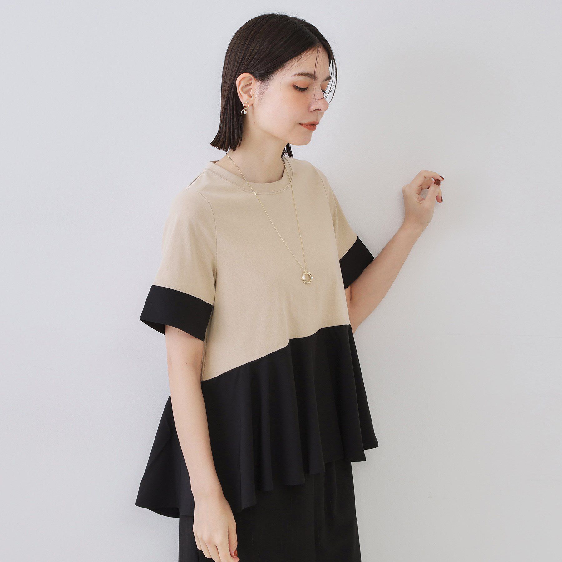 OPAQUE.CLIP「配色フハクドッキングペプラムトップス【洗濯機洗い可／抗ピル】」|Tシャツ・カットソー|ベージュ(552)