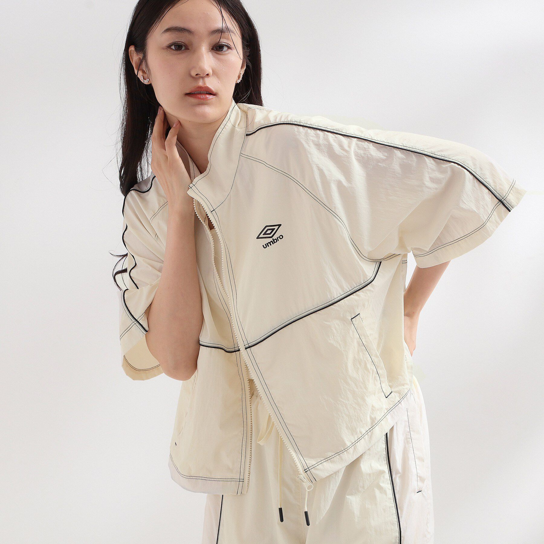 OPAQUE.CLIP「◆【umbro／アンブロ】シアーナイロン5分袖ZIPアップブルゾン」|ブルゾン・スタジャン|アイボリー(004)