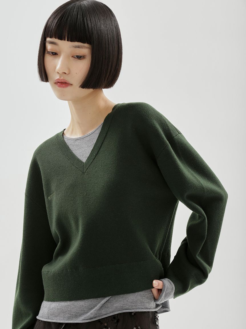 emmi atelier「Vネックレイヤードライクニット」|ニット・セーター|