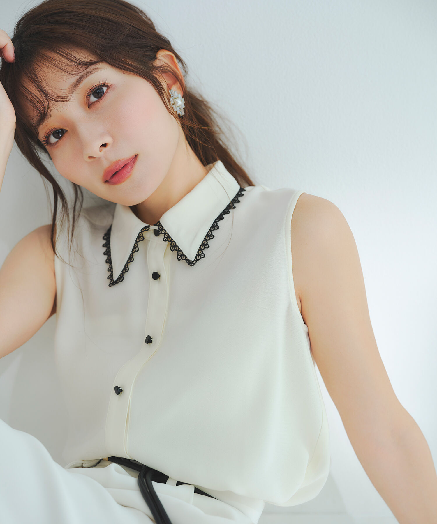 「〈山本里菜さんコラボ〉レーストリミングカラーブラウス」|シャツ・ブラウス|オフホワイト2