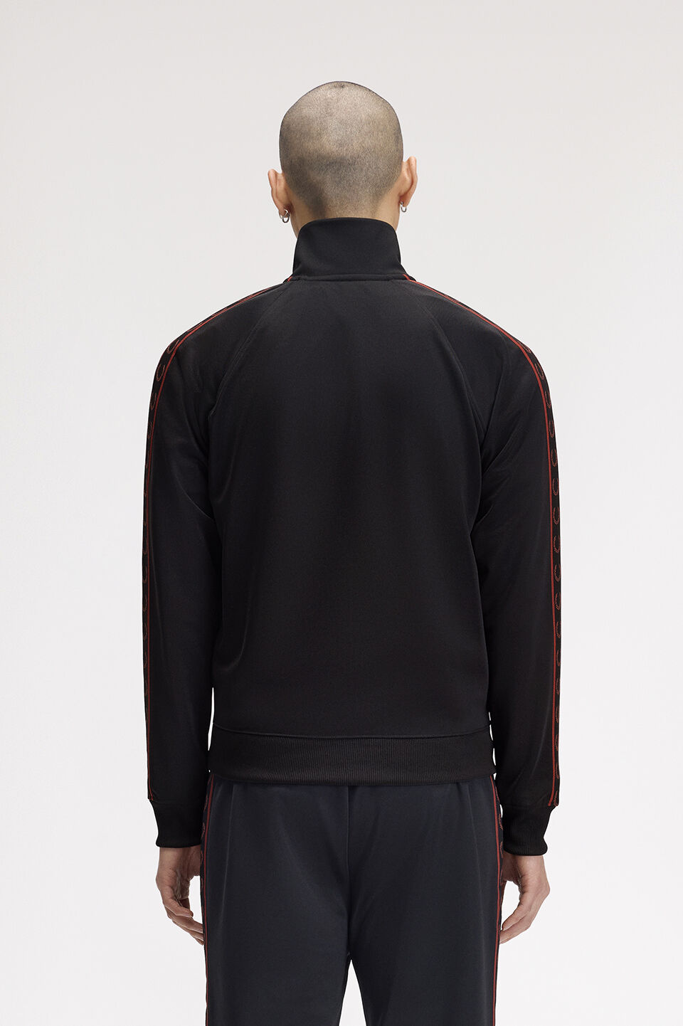 FRED PERRY 「Contrast Tape Track Jacket／フレッドペリー コントラストテープトラックジャケット」|ブルゾン・スタジャン|