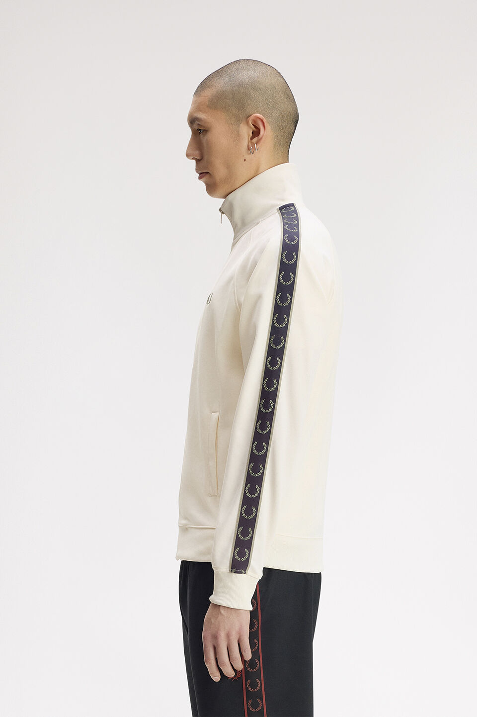 FRED PERRY 「Contrast Tape Track Jacket／フレッドペリー コントラストテープトラックジャケット」|ブルゾン・スタジャン|