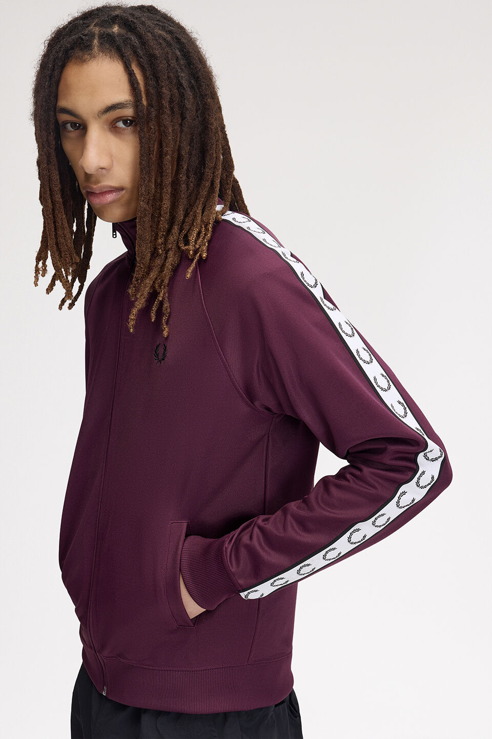 FRED PERRY 「Contrast Tape Track Jacket／フレッドペリー コントラストテープトラックジャケット」|ブルゾン・スタジャン|PLUM