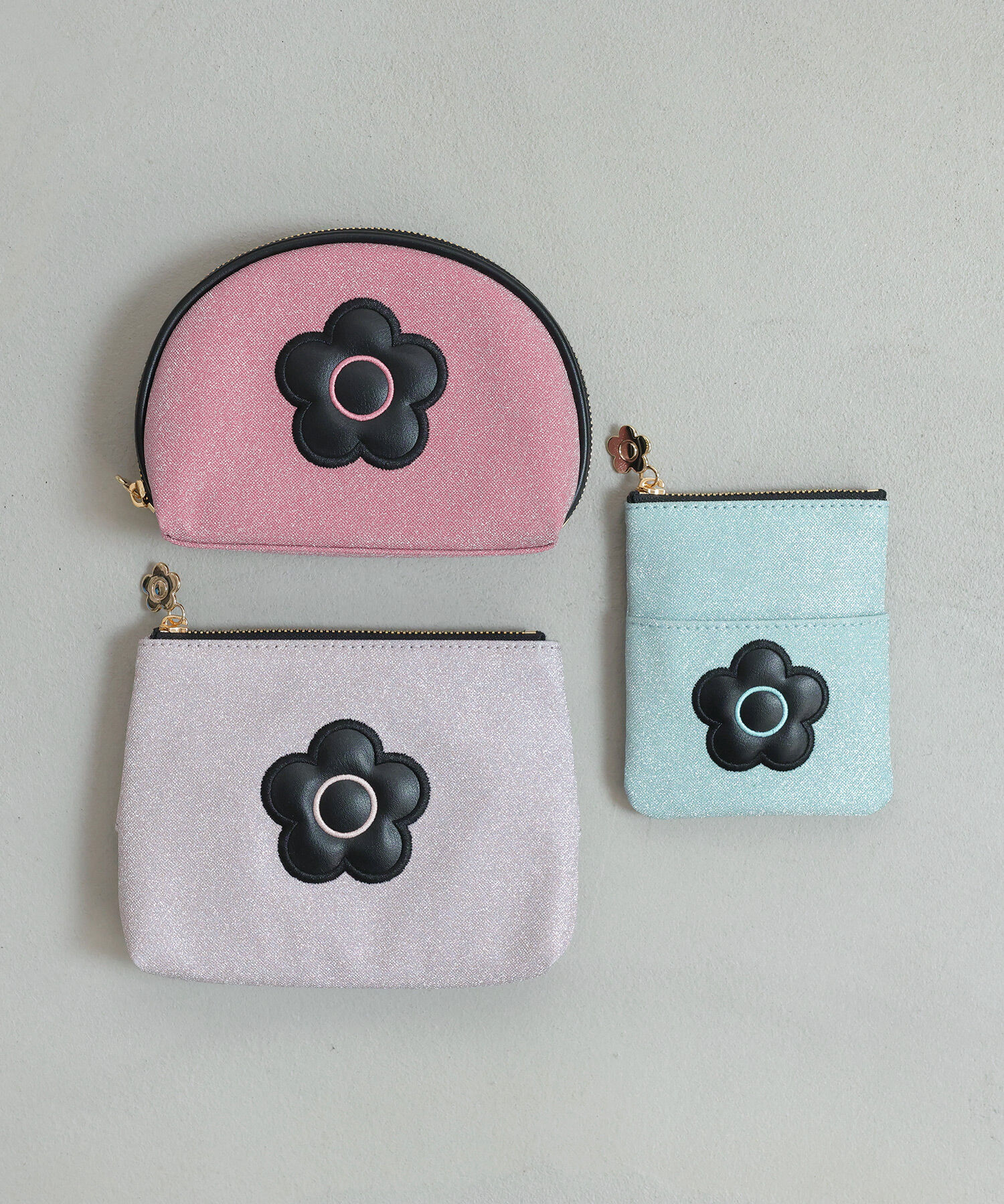 MARY QUANT「スパークル フラットポケットポーチミニ」|ポーチ|