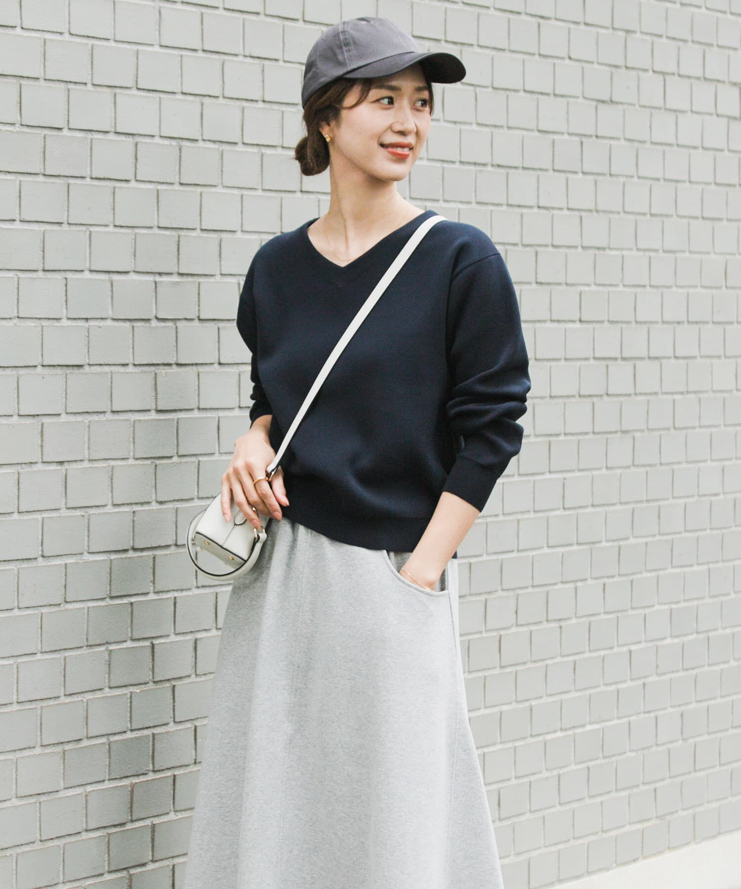 URBAN RESEARCH DOORS「『仁村紗和さん着用』『UR TECH Renew Knit』Vネックプルオーバー」|ニット・セーター|