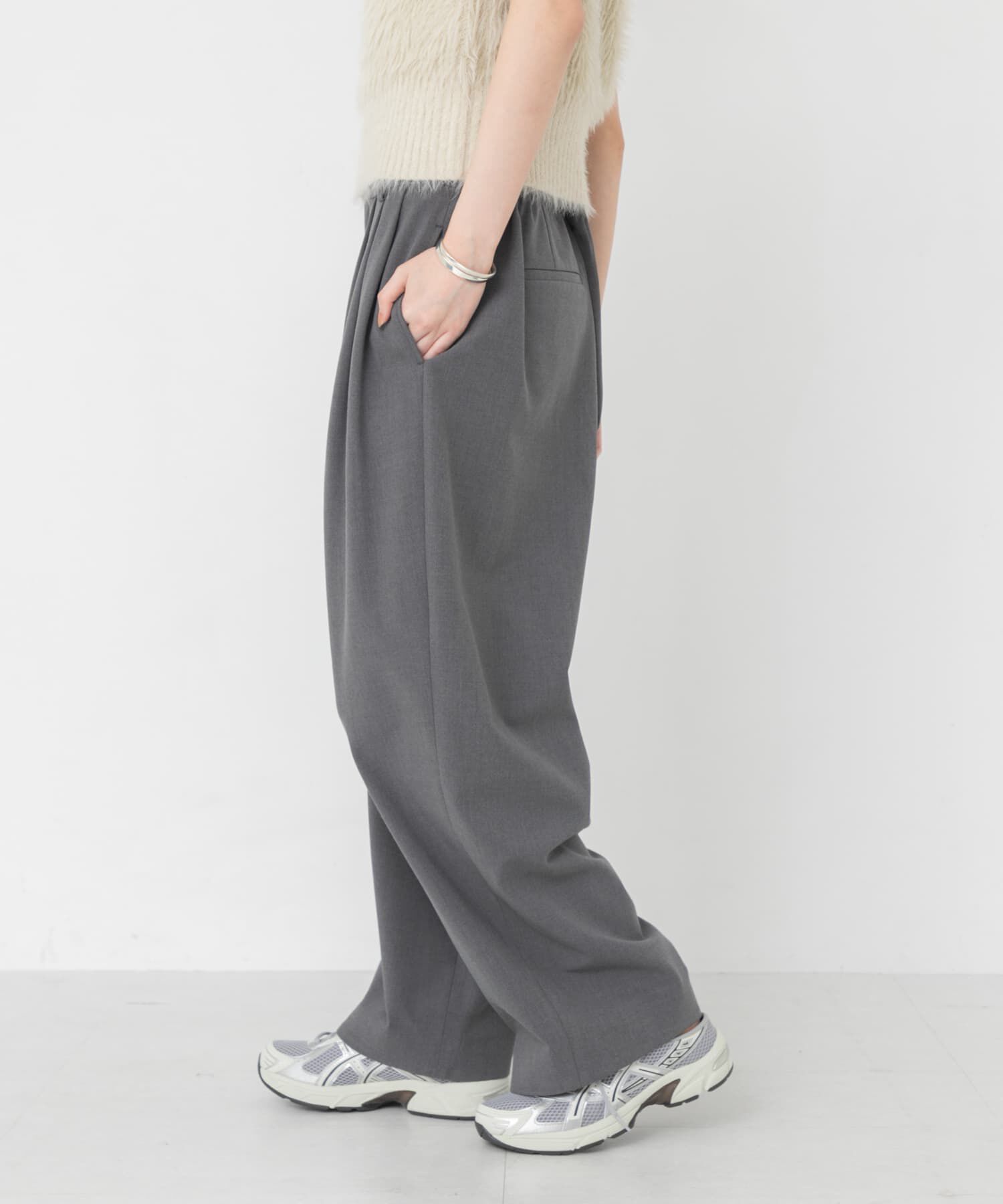 URBAN RESEARCH「『4サイズ展開』スリータックワイドパンツ」|その他|