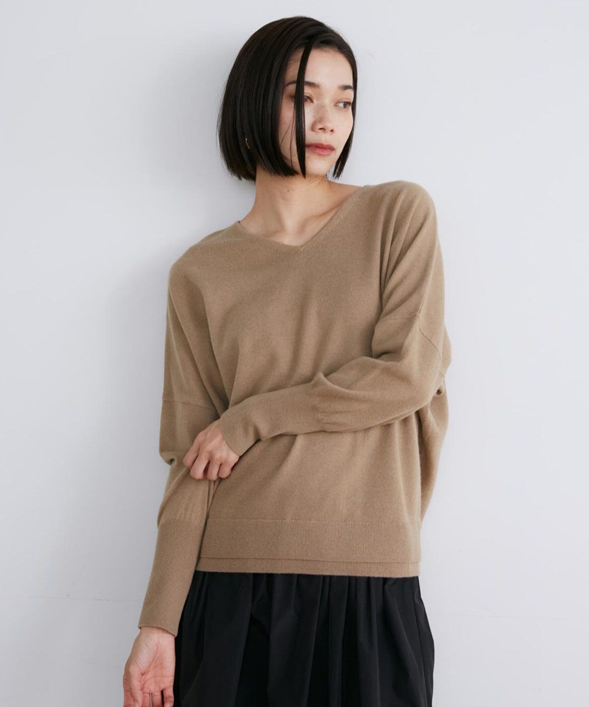 INED「《大きいサイズ》Vネックスポンディッシュニット」|ニット・セーター|
