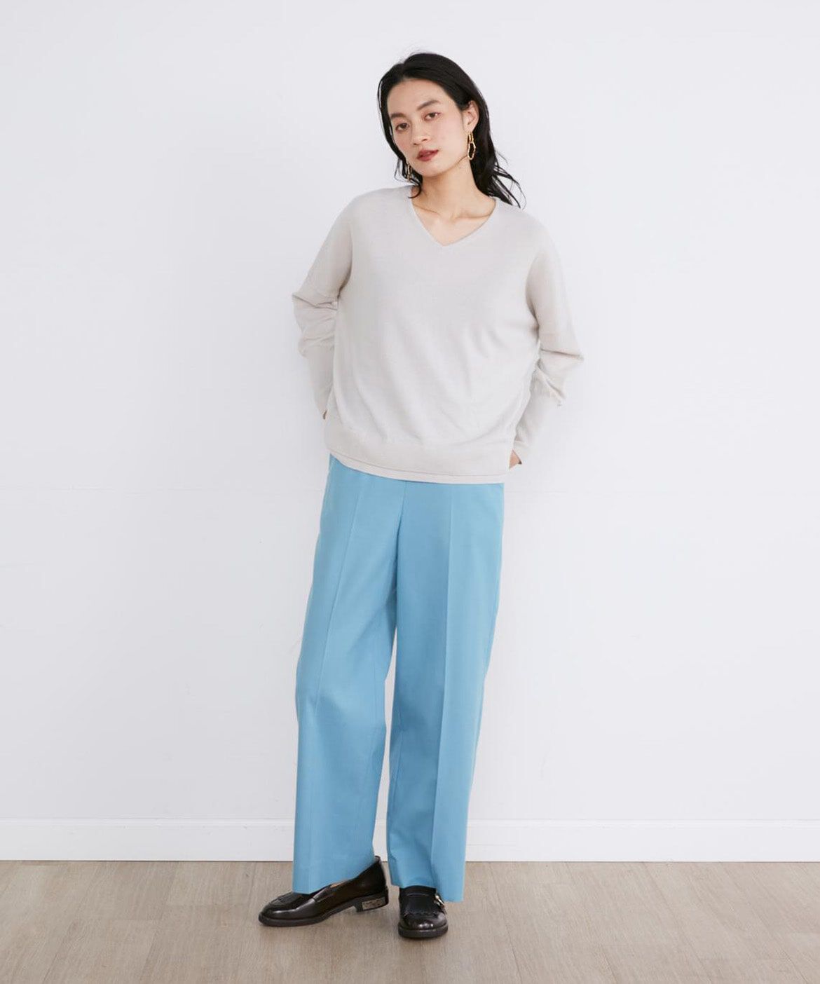 INED「《大きいサイズ》Vネックスポンディッシュニット」|ニット・セーター|