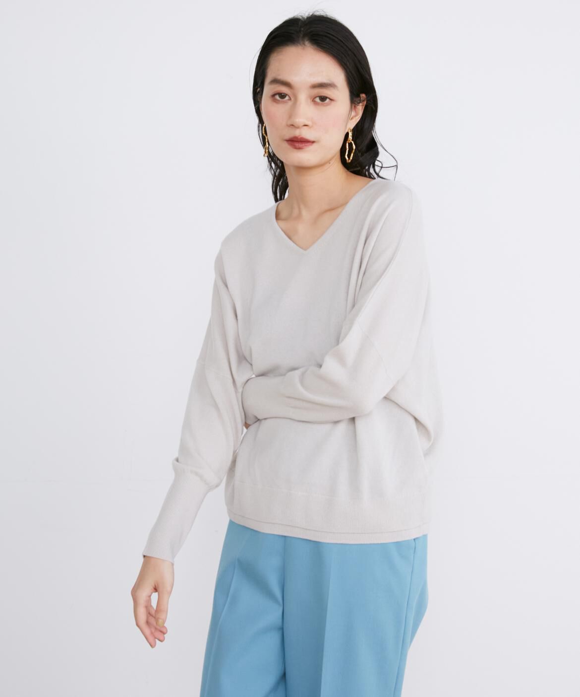 INED「《大きいサイズ》Vネックスポンディッシュニット」|ニット・セーター|