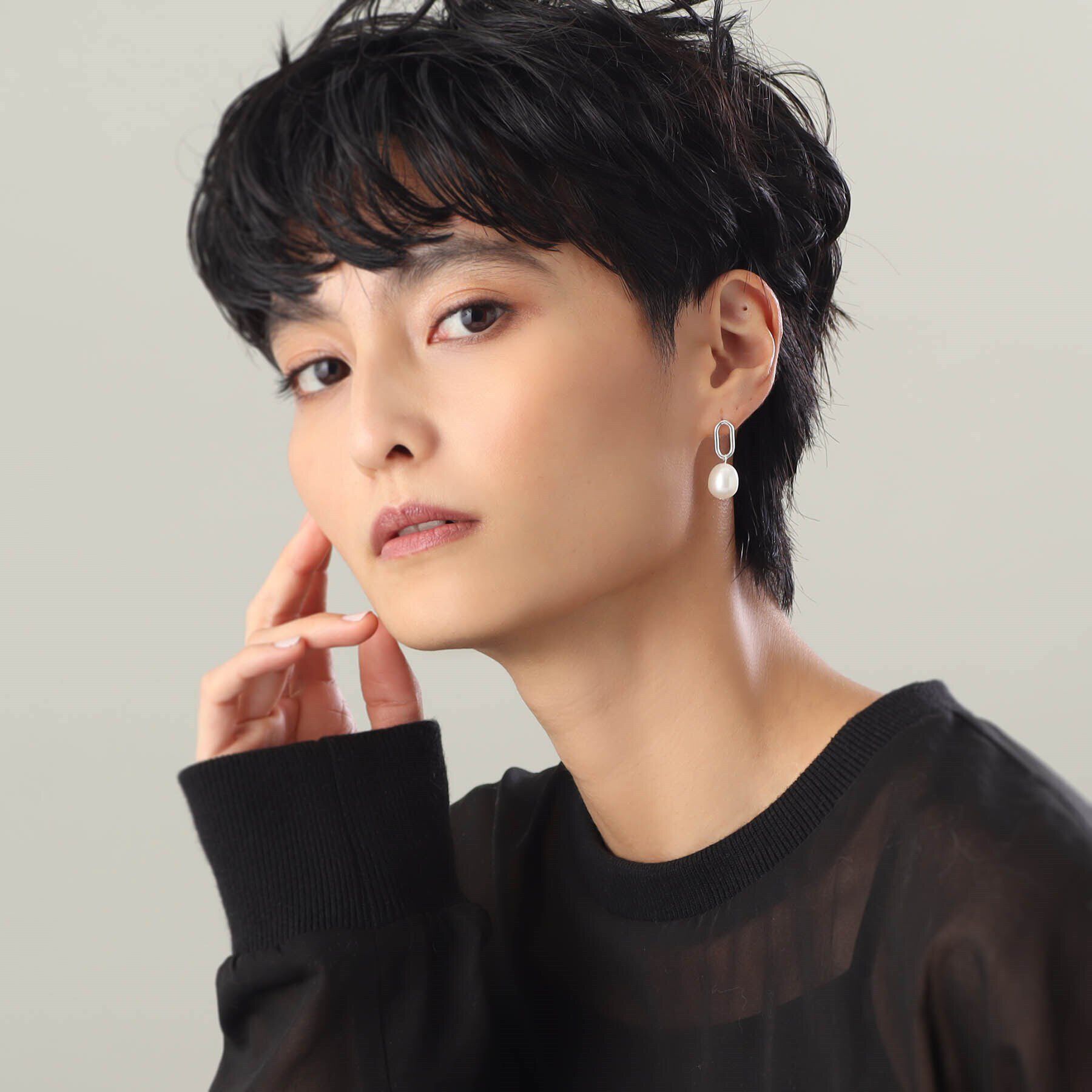 COCOSHNIK ONKITSCH「シルバー バロックパール チェーンリンク ショートピアス」|ピアス|
