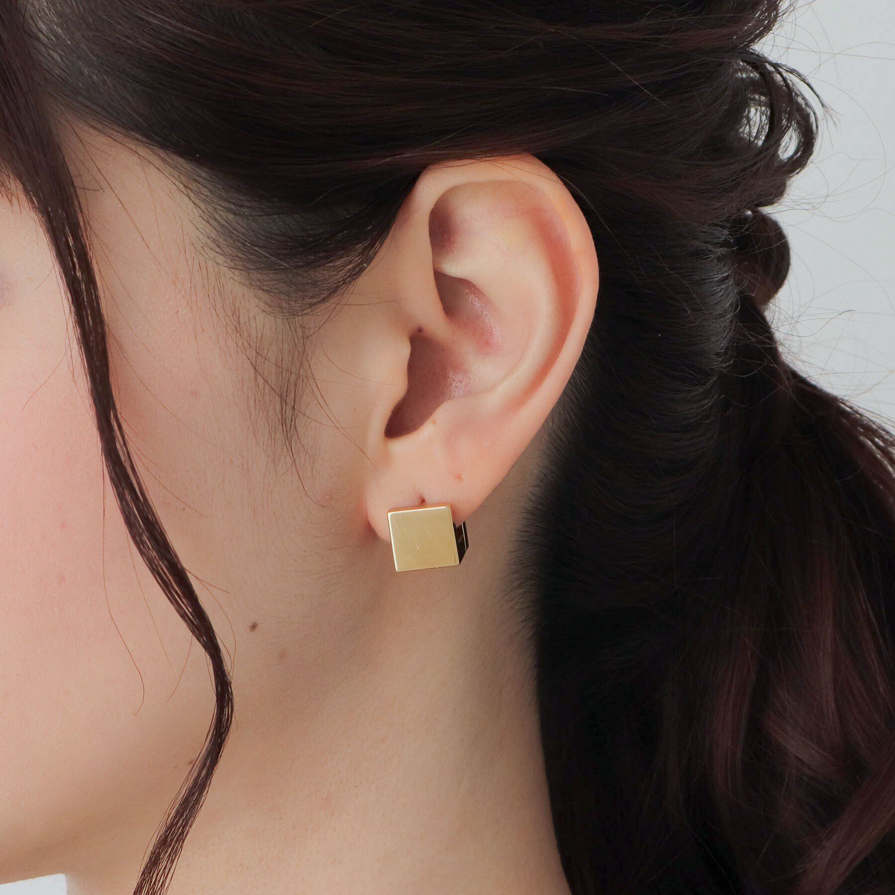COCOSHNIK ONKITSCH「シルバー キューブ　フックピアス GP」|ピアス|