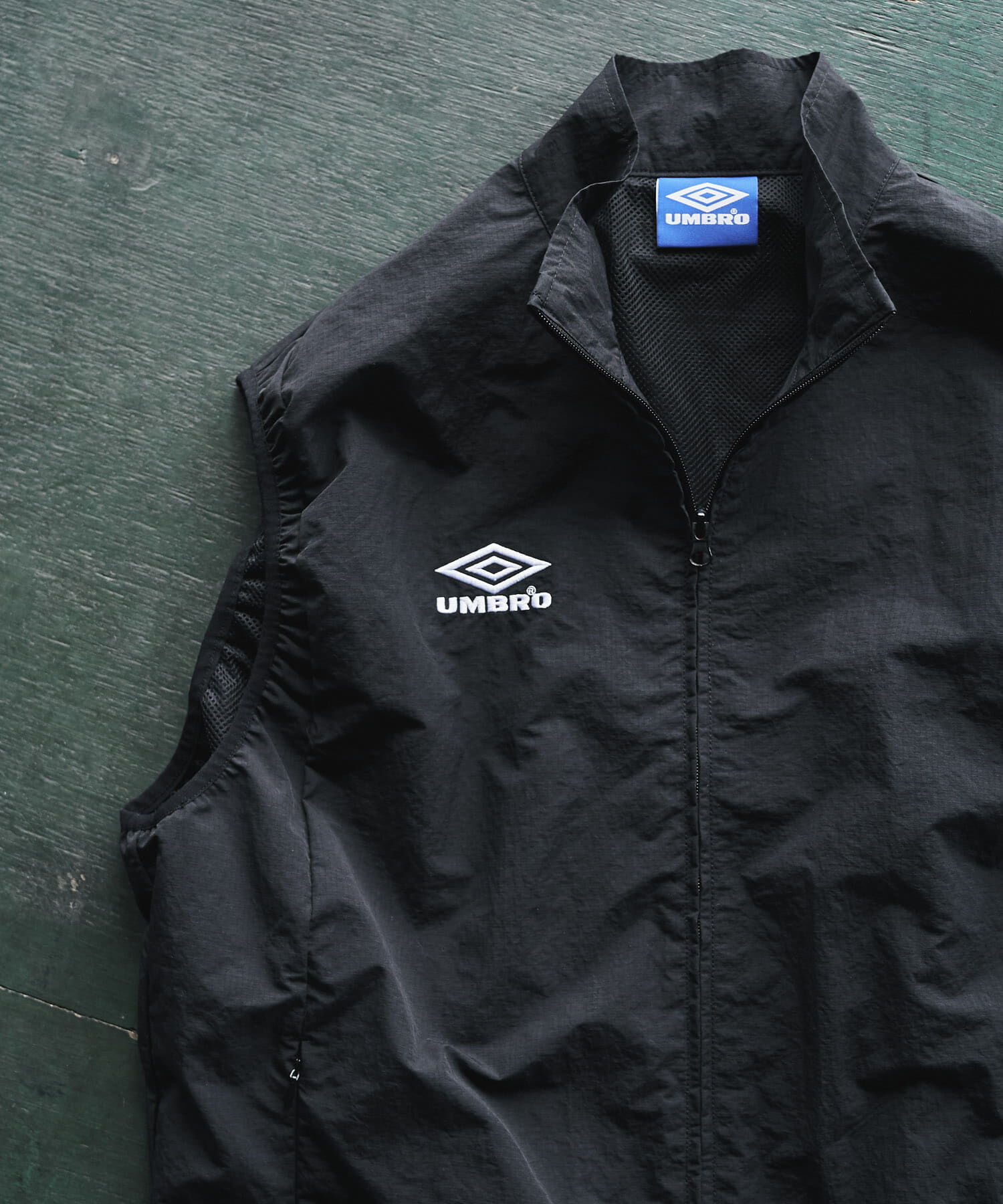 URBAN RESEARCH DOORS「『別注』UMBRO&times;DOORS　RS TRACK VEST」|ベスト・ジレ|