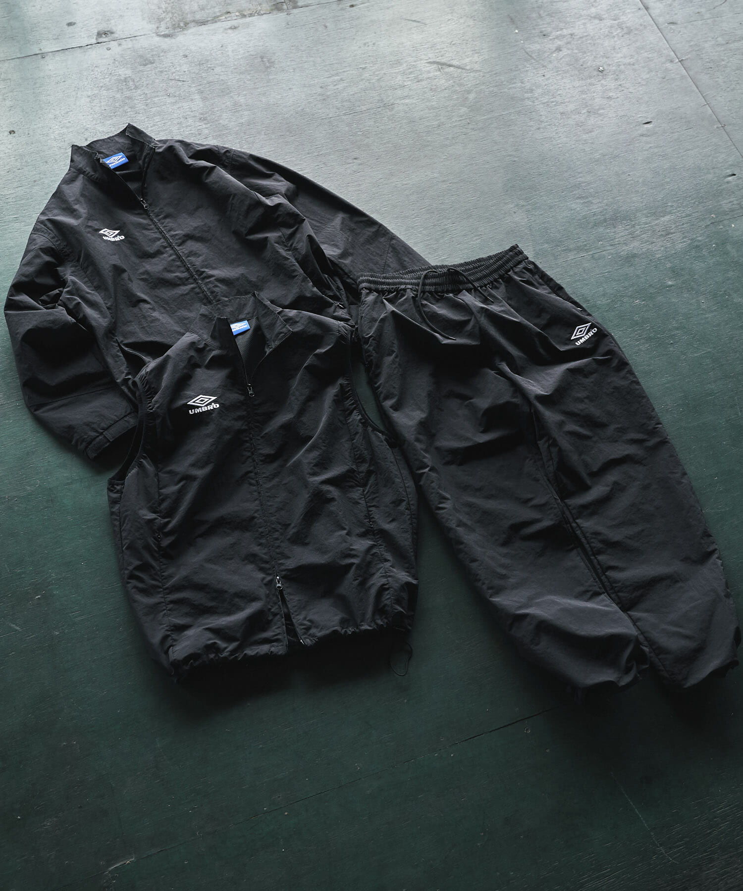 URBAN RESEARCH DOORS「『別注』UMBRO&times;DOORS　RS TRACK VEST」|ベスト・ジレ|