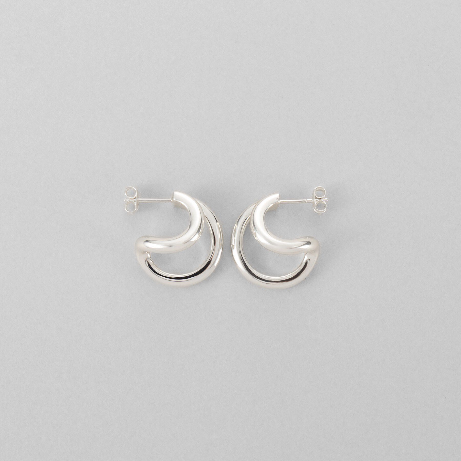 COCOSHNIK ONKITSCH「シルバー アシンメトリーフープピアス」|ピアス|