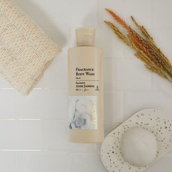  「SWATi FRAGRANCE BODY WASH 本体/ANISE JASMINE (300ｍL)」|ボディクレンジング|