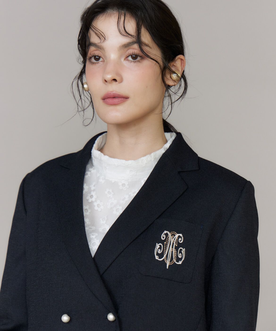 Maglie le cassetto「《M Maglie le cassetto》ロゴ刺繍パール釦ジャケット」|その他|