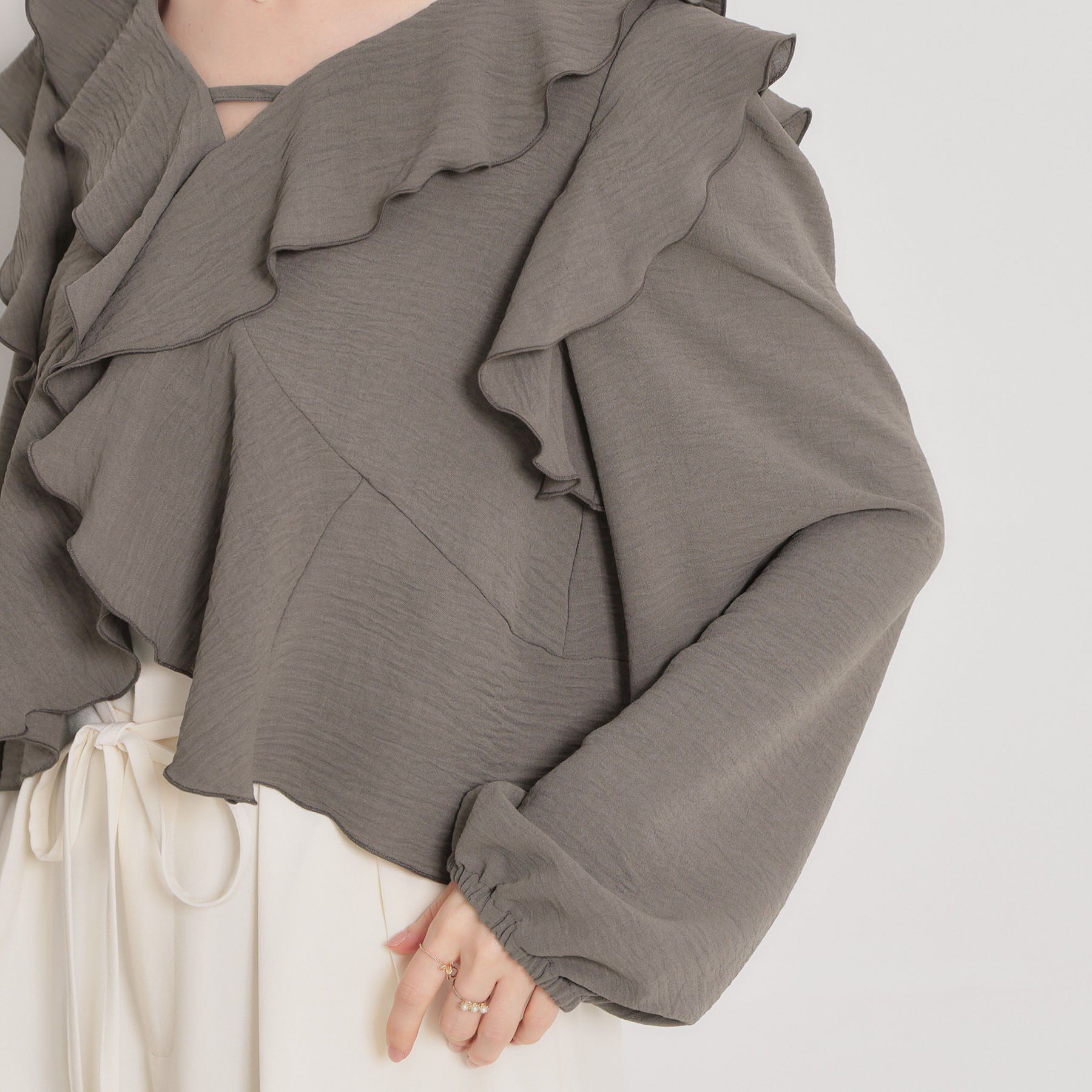 Couture broach「ラッフルショートブラウス」|シャツ・ブラウス|