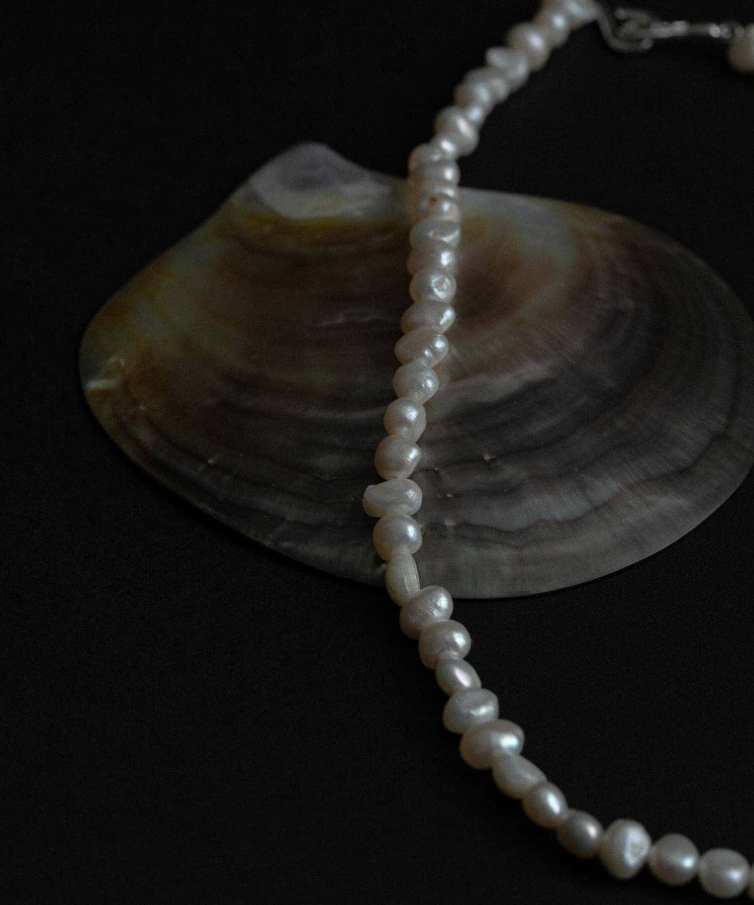 SMELLY「SMELLY so&rsquo;　pearl hook necklace」|ネックレス|