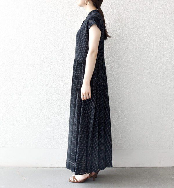 SHIPS any「《追加予約》SHIPS any:〈手洗い可能〉ドット バンドカラー フレンチ プリーツ ロング ワンピース」|ワンピース|