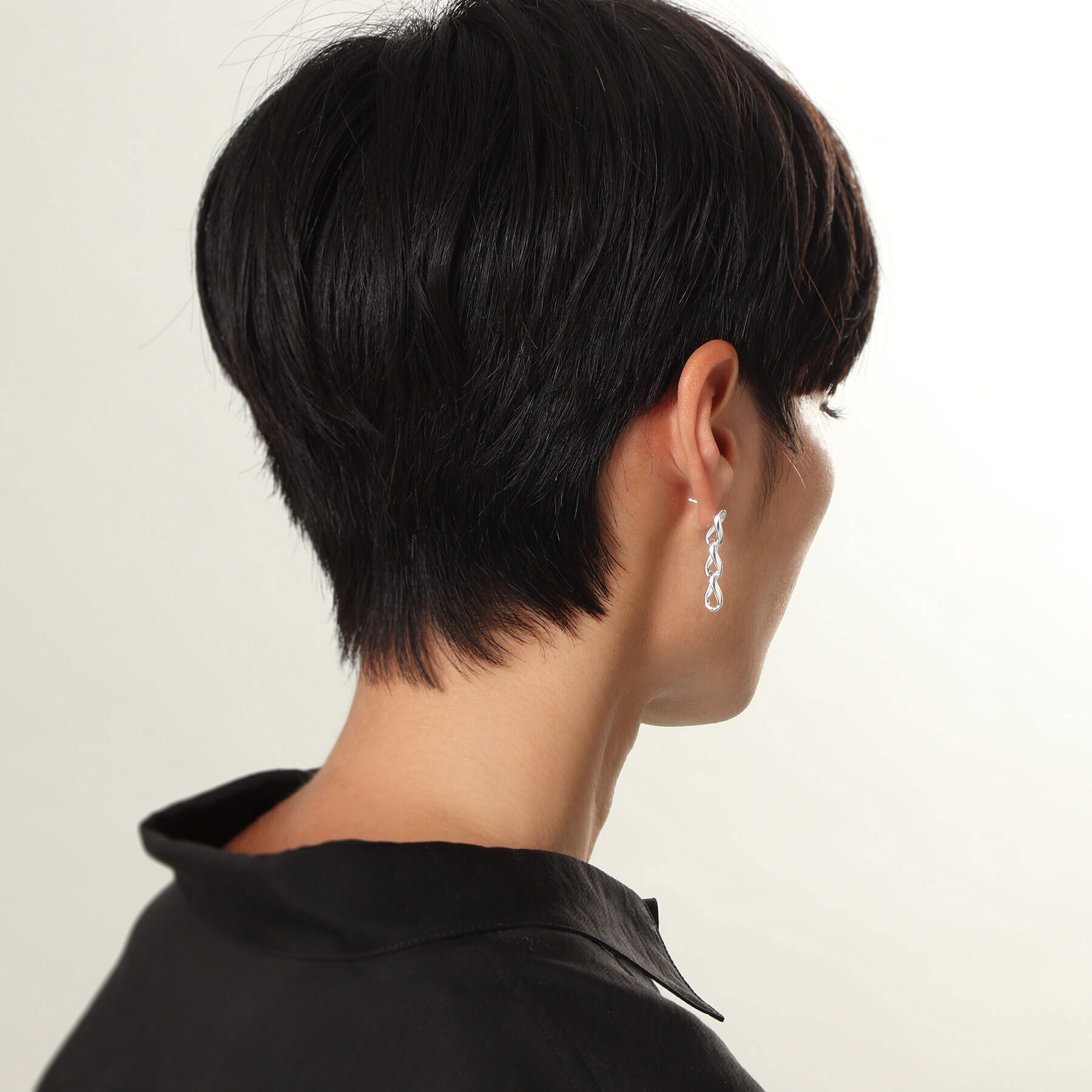 COCOSHNIK ONKITSCH「シルバー カーブチェーン ストレートピアス」|ピアス|