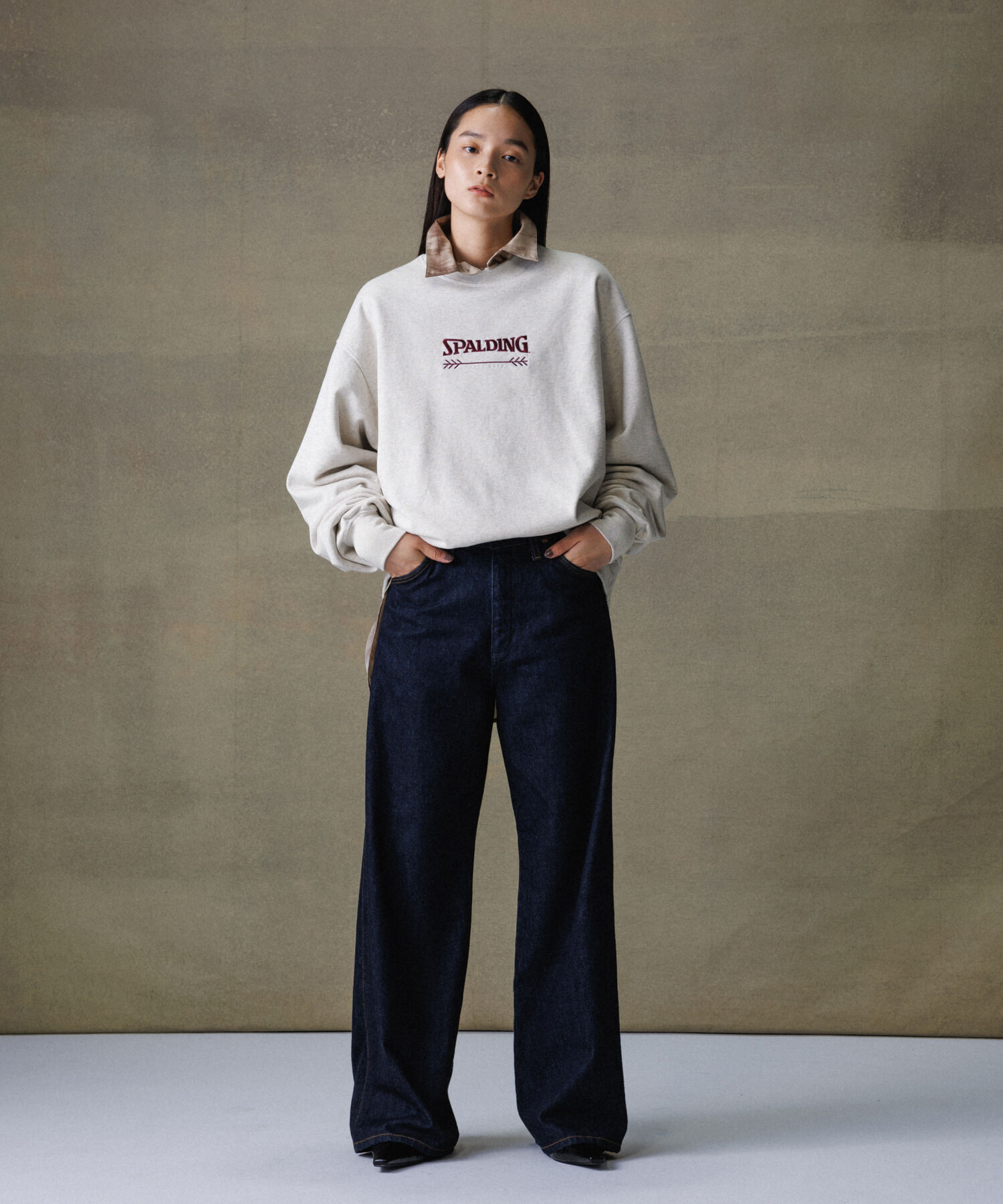 ADAM ET ROPE'「《別注》【SPALDING/スポルディング】LOGO SWEATSHIRT / UNISEX」|スウェット・ジャージ|