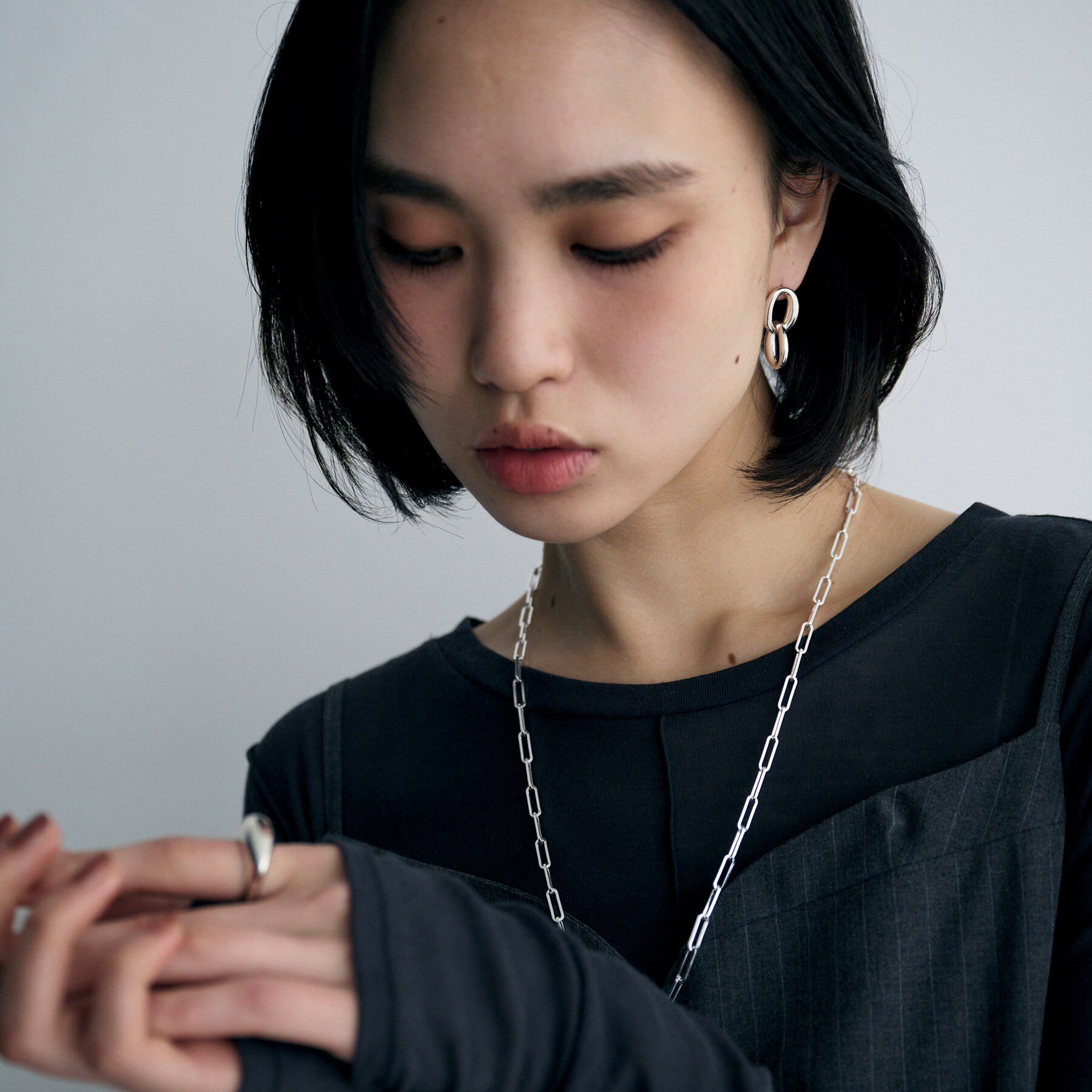 COCOSHNIK ONKITSCH「シルバー ダブルドロップニュアンスピアス」|ピアス|