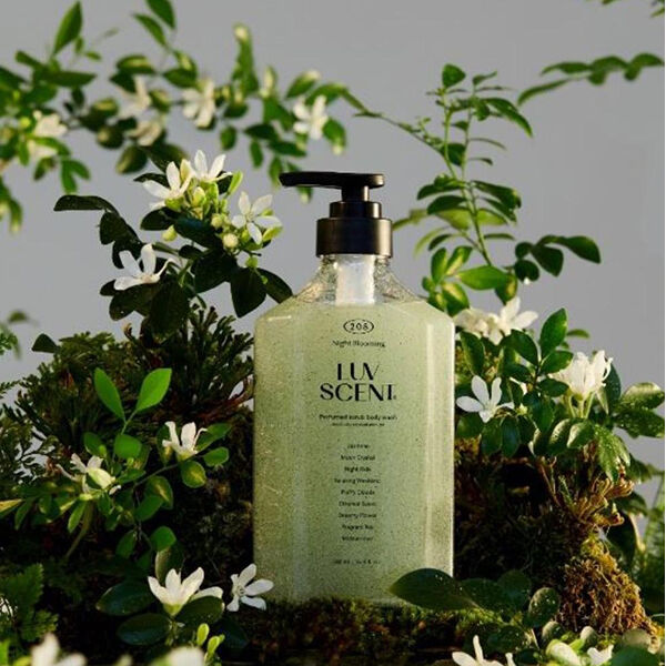  「LUV SCENT スクラブボディウォッシュ ナイトブルーミングジャスミン ジャスミン (500ml)」|マッサージ・ボディスクラブ|