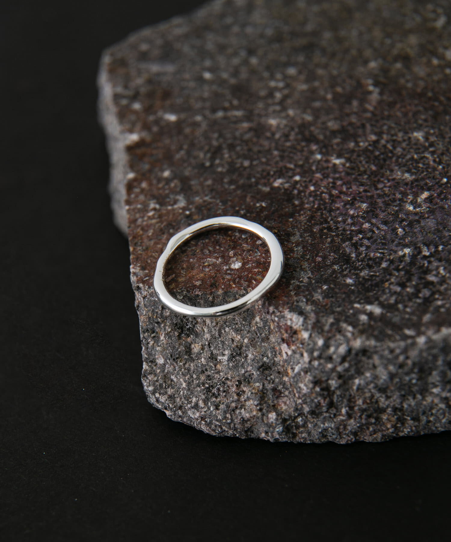 SMELLY「SMELLY so&rsquo;　textured minimal ring」|リング|