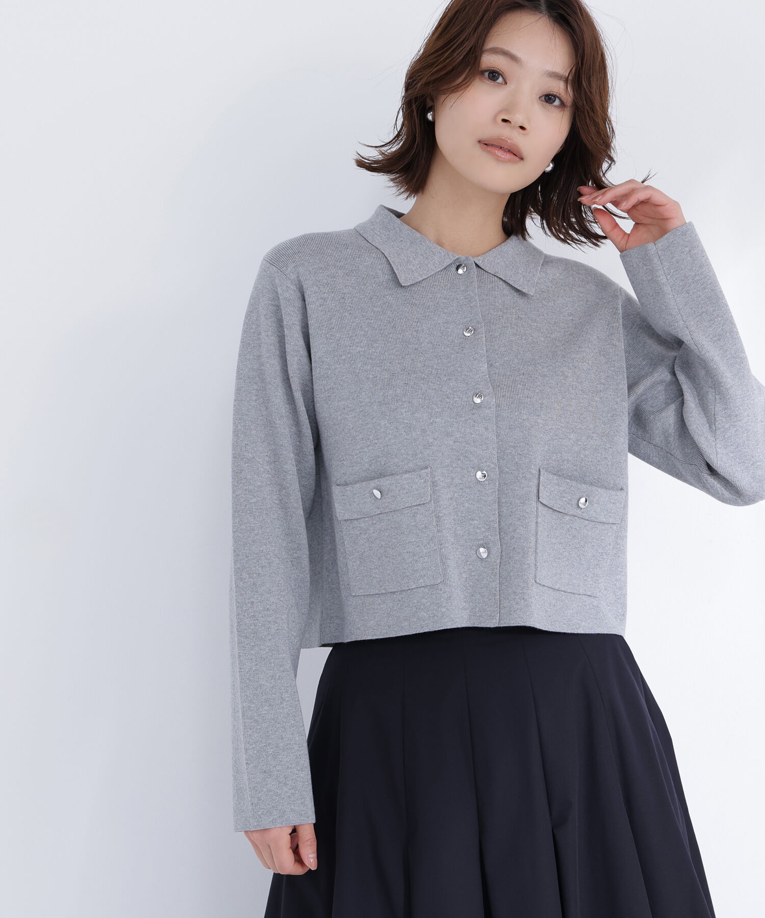  「〈ちょうど、いい服〉&ldquo;きちんと見え上手&rdquo;な襟付きニット」|ニット・セーター|グレー2