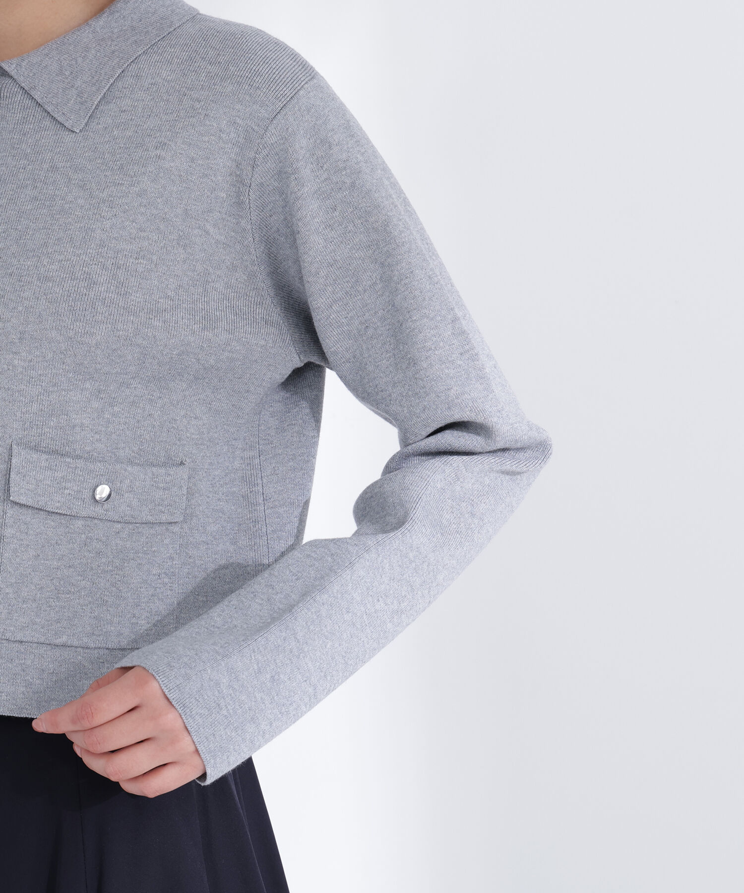  「〈ちょうど、いい服〉&ldquo;きちんと見え上手&rdquo;な襟付きニット」|ニット・セーター|