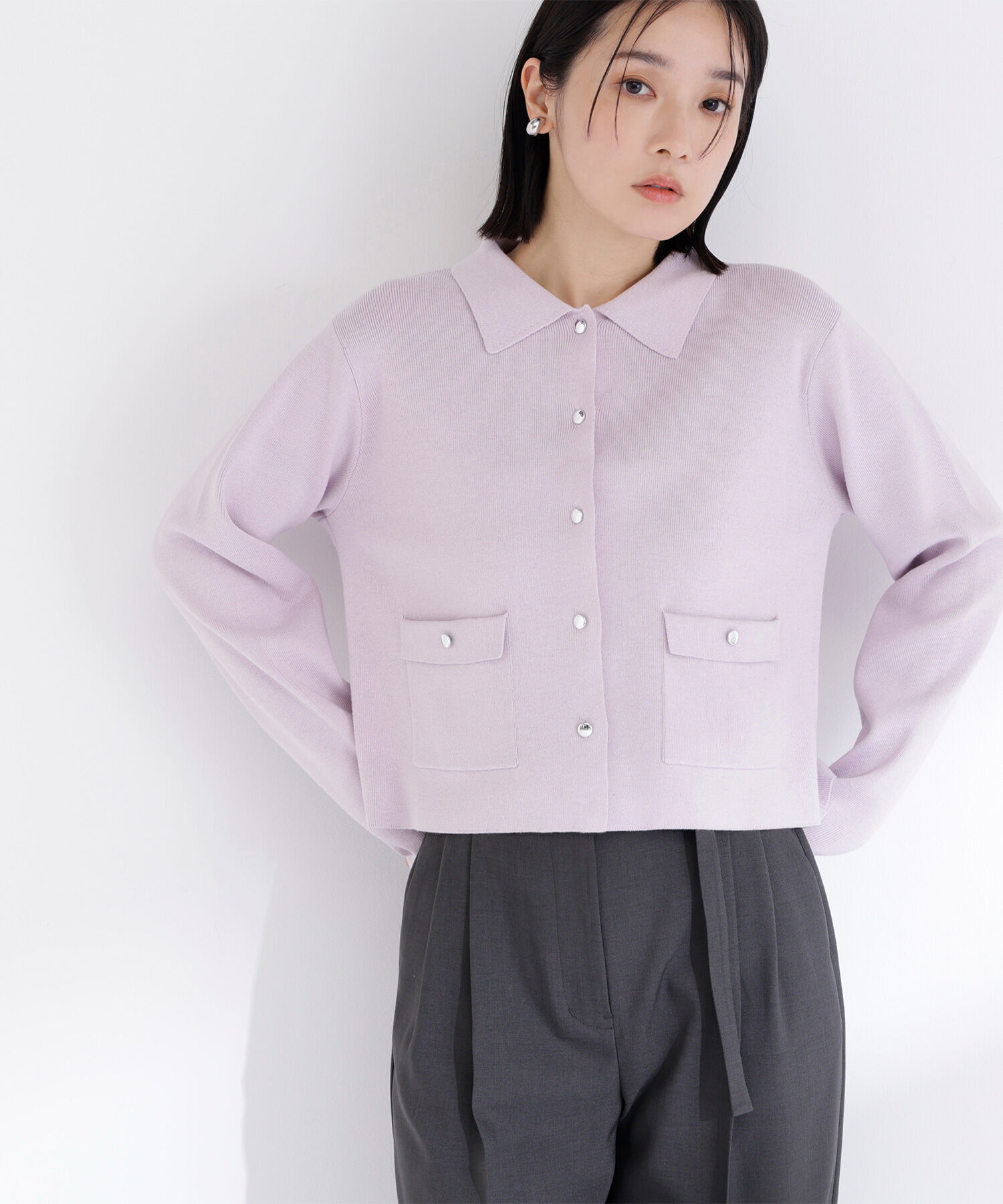  「〈ちょうど、いい服〉&ldquo;きちんと見え上手&rdquo;な襟付きニット」|ニット・セーター|