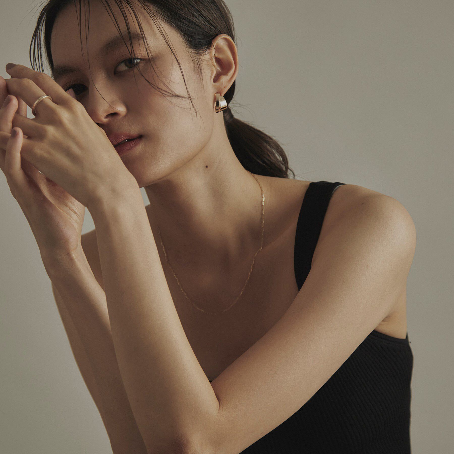 COCOSHNIK「K10フォールディングプレート スタッドピアス」|ピアス|