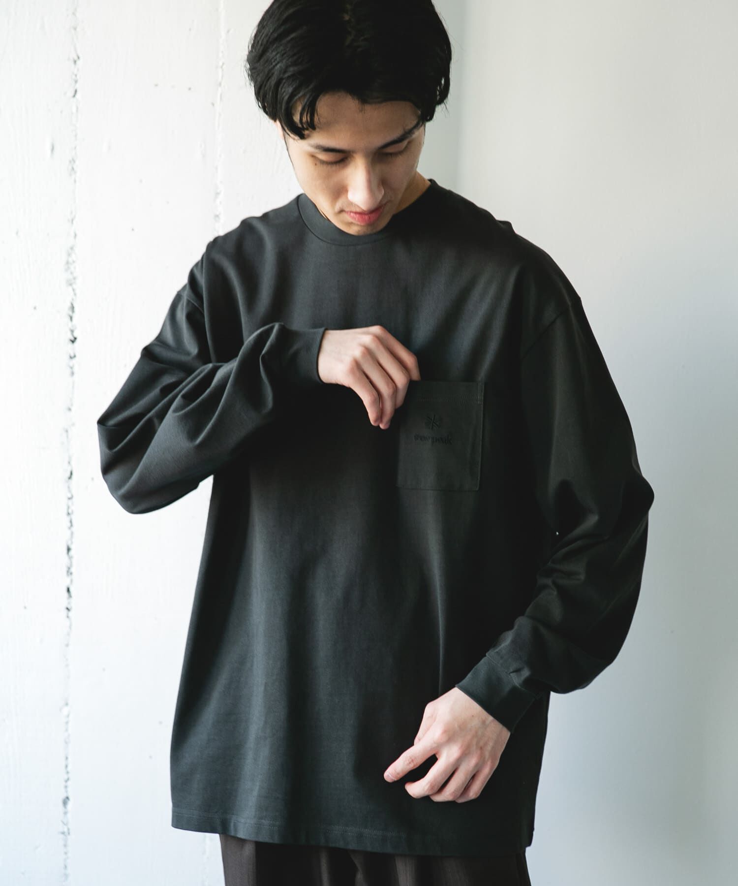 URBAN RESEARCH DOORS「『別注』Snow Peak Apparel&times;DOORS　POCKET LOGO LONG-SLEEVE T-SHIRTS」|Tシャツ・カットソー|