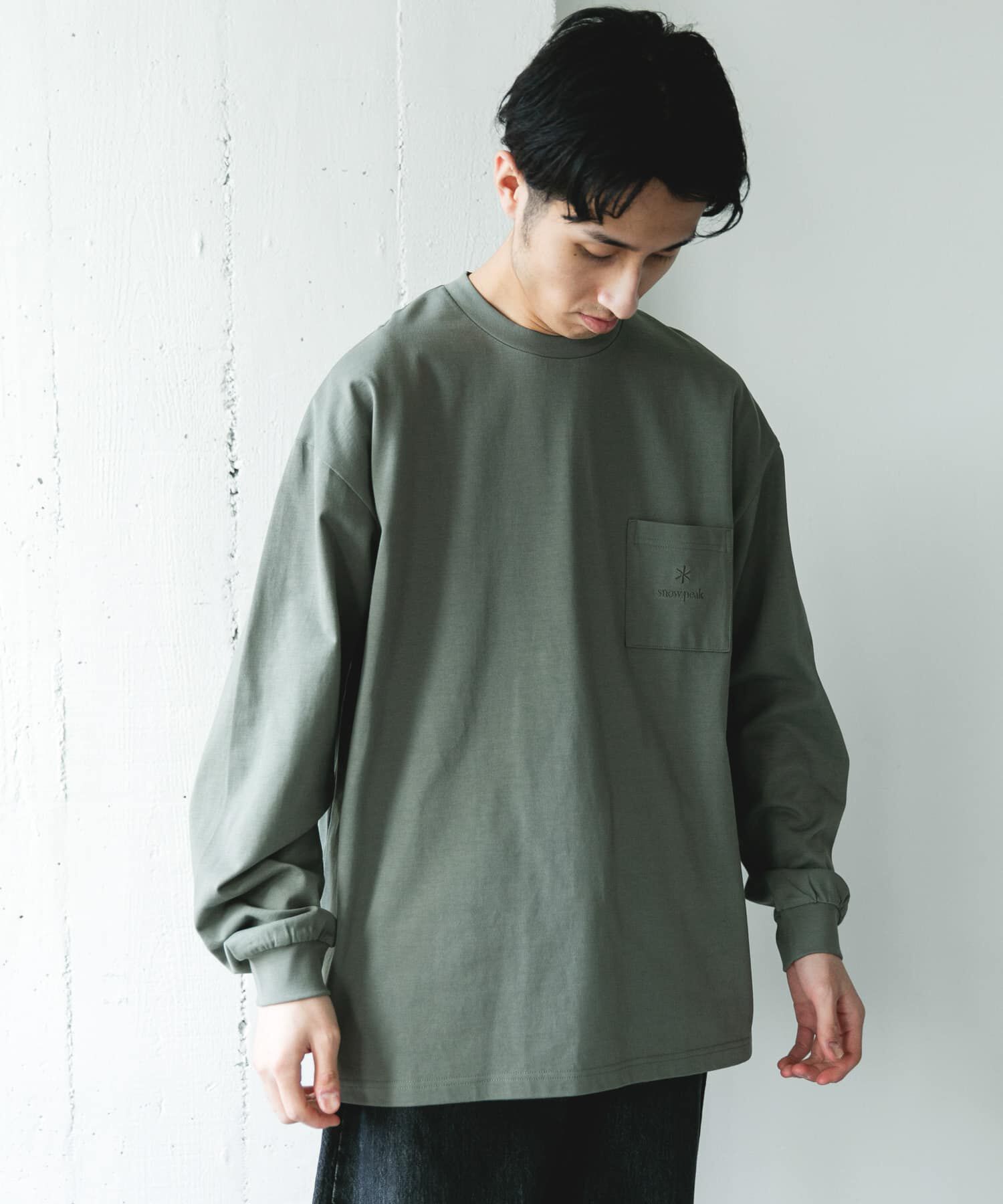 URBAN RESEARCH DOORS「『別注』Snow Peak Apparel&times;DOORS　POCKET LOGO LONG-SLEEVE T-SHIRTS」|Tシャツ・カットソー|