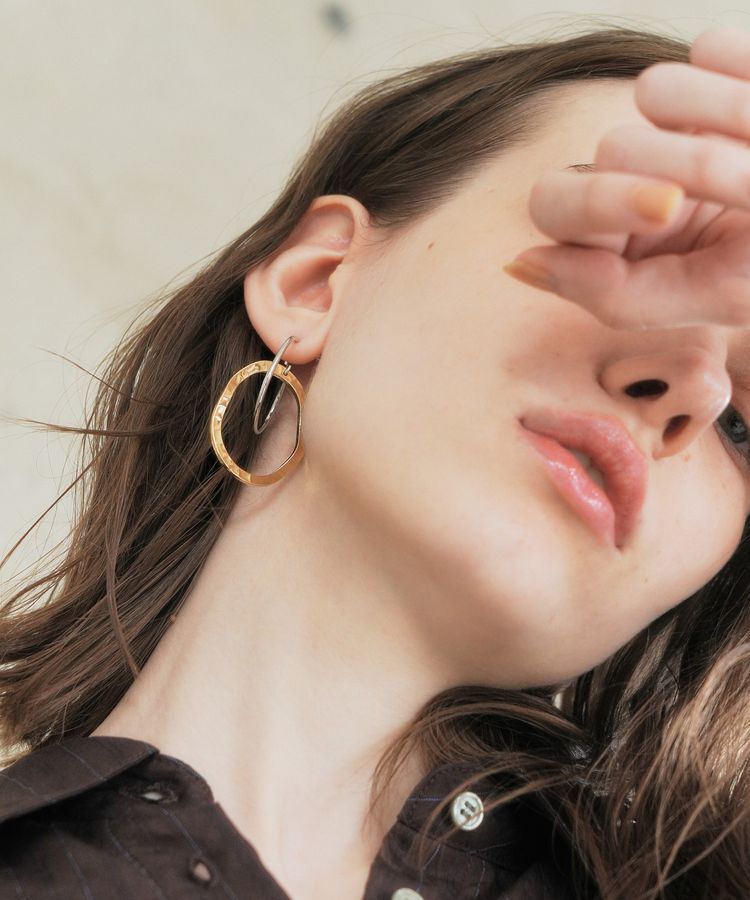 YECCA VECCA「オーバルフープピアス」|ピアス|Gold