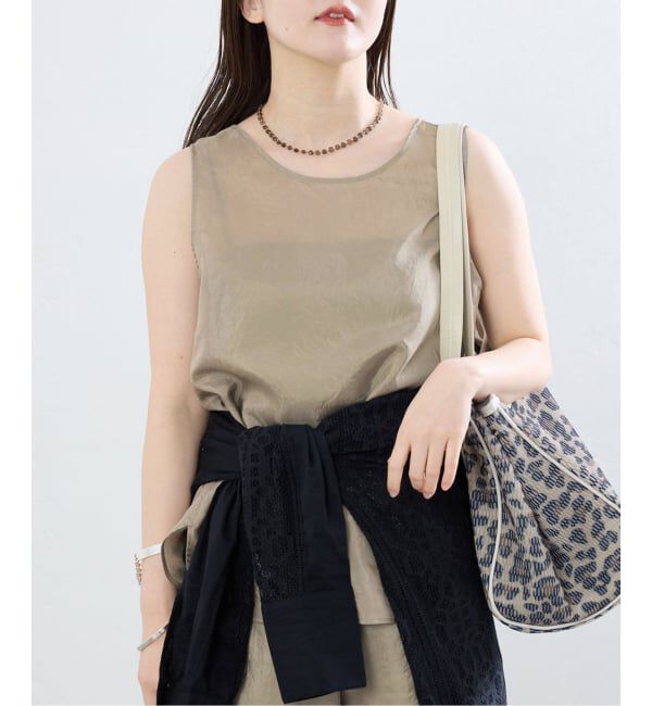 IENA「《接触冷感/セットアップ対応》シルキータフタノースリーブブラウス」|シャツ・ブラウス|ベージュ