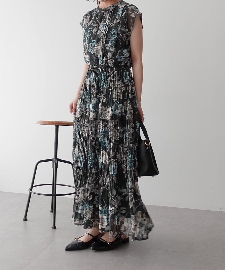 YECCA VECCA「【追加生産】フラワー柄シアープリーツワンピース」|ワンピース|