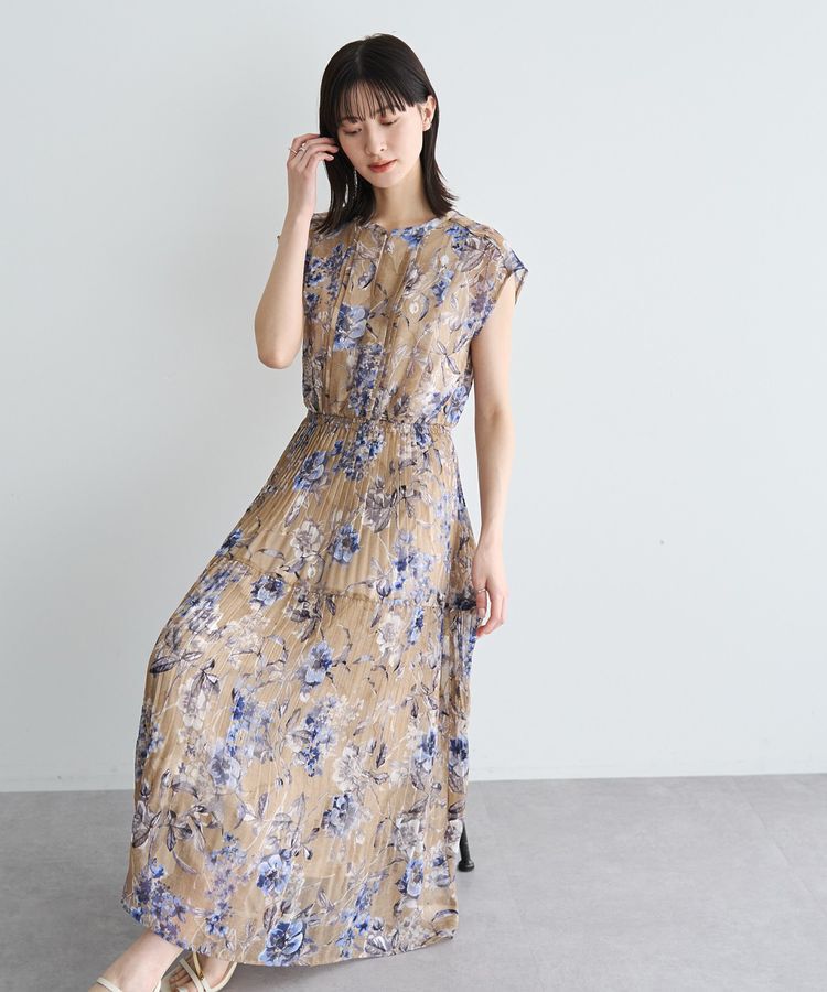 YECCA VECCA「【追加生産】フラワー柄シアープリーツワンピース」|ワンピース|Beige